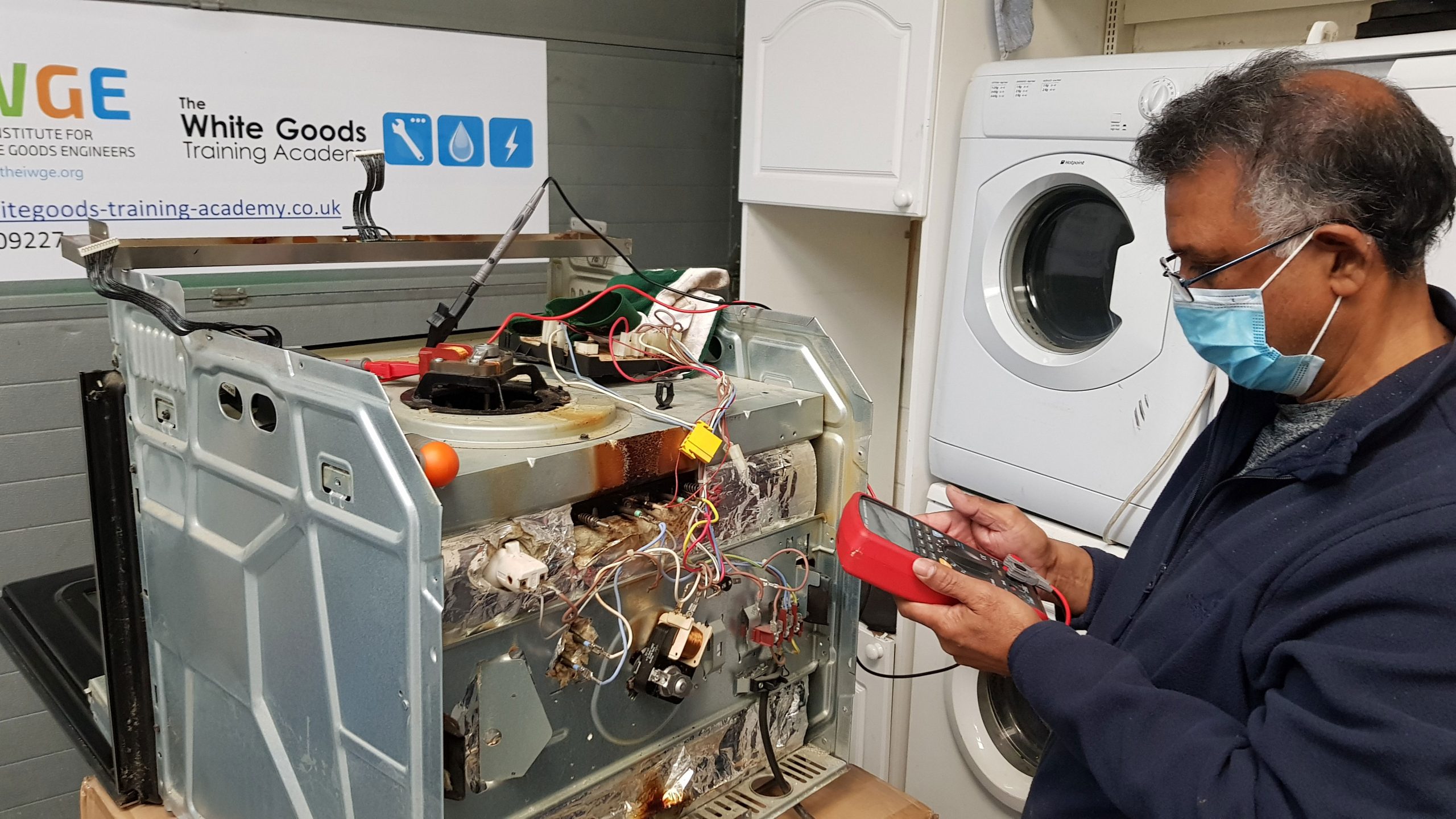 222 Online Domestic Electric Oven Repair & Testing (Video Conferencing option)